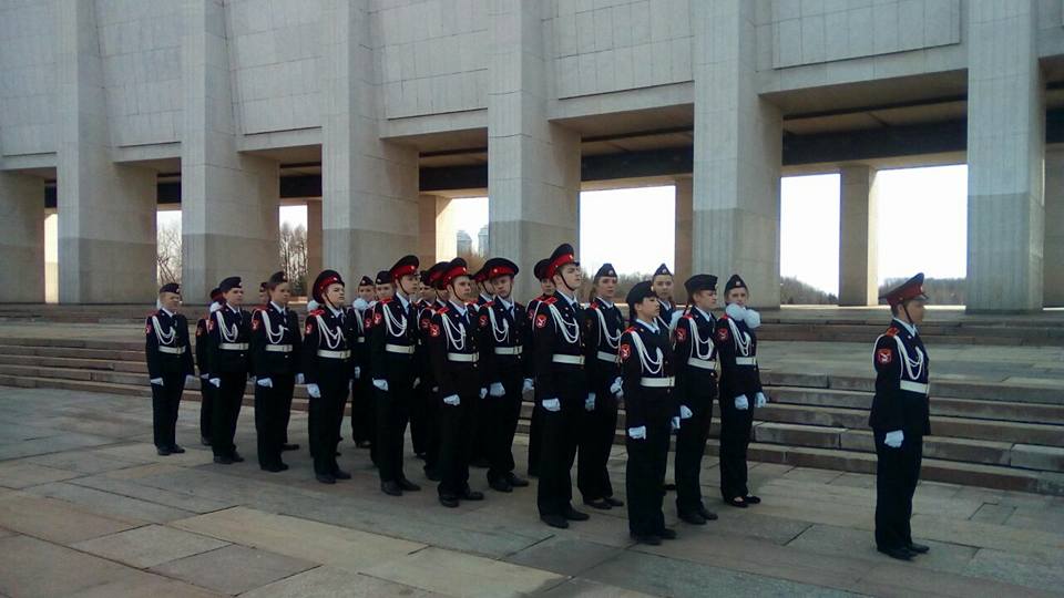 Кадеты смотр строя и песни апрель 2018.jpg