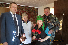 Глава управы Сергей Бахров вручил на дому юбилейные медали в честь 70-летия со Дня Победы в Великой Отечественной войне ветеранам, проживающим на территории Молжаниновского района